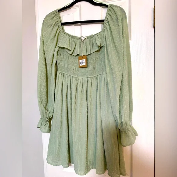 Blu Pepper Dresses | Blu Pepper Dress. Beautiful Light Green Color Nwt | Color: Green | Size: S | Ginadelong's Closet Blu Pepper Dresses | Blu Pepper Dress. Beautiful Light Green Color Nwt | Color: Green | Size: S | Ginadelong's Closet
